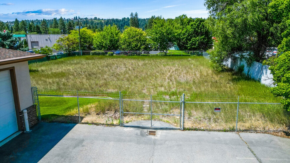 More Photos Of 9629 N Colfax Rd, Spokane Office For Sale