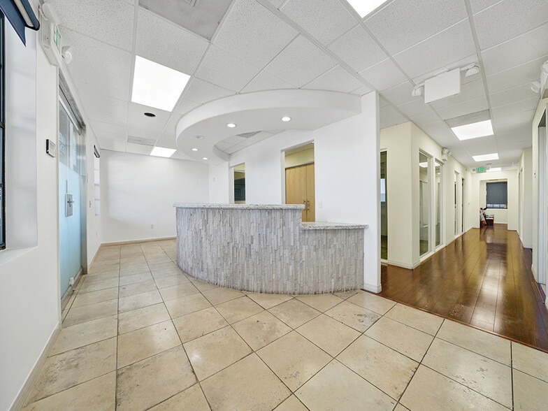 More Photos Of 2900 Bristol St, Costa Mesa Office For Sale