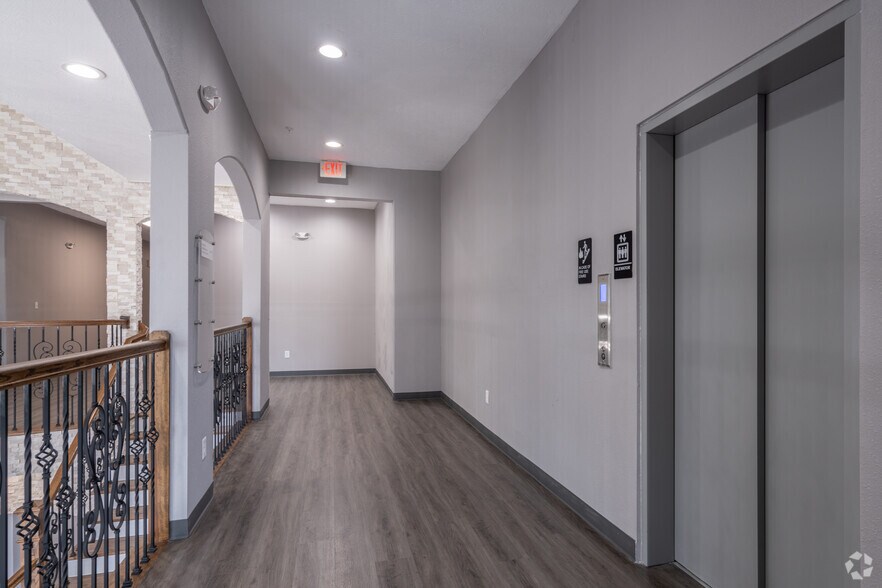 More Photos Of 11800 Magnolia Pky, Manvel Office For Lease