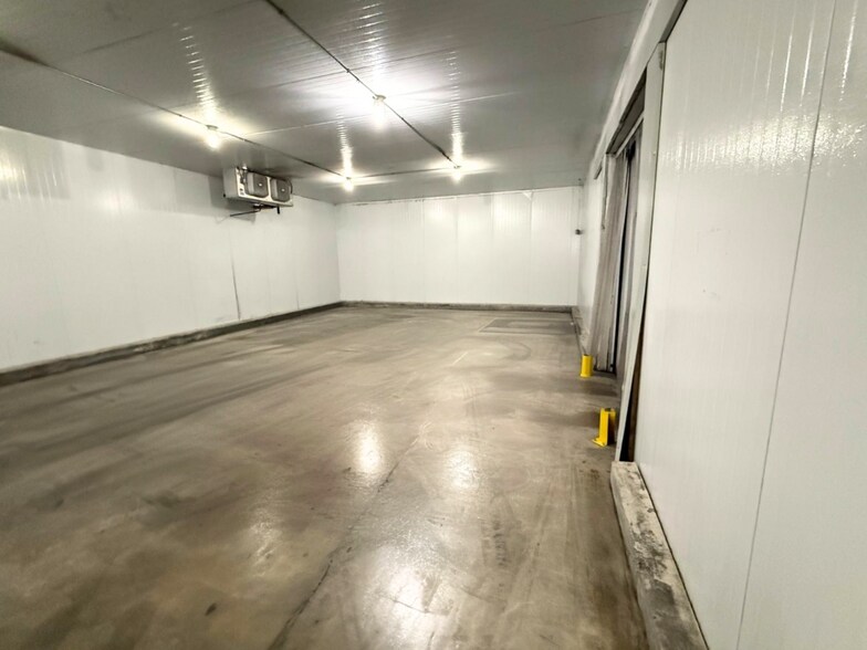 More Photos Of 2501 E President St, Savannah Food Processing For Lease