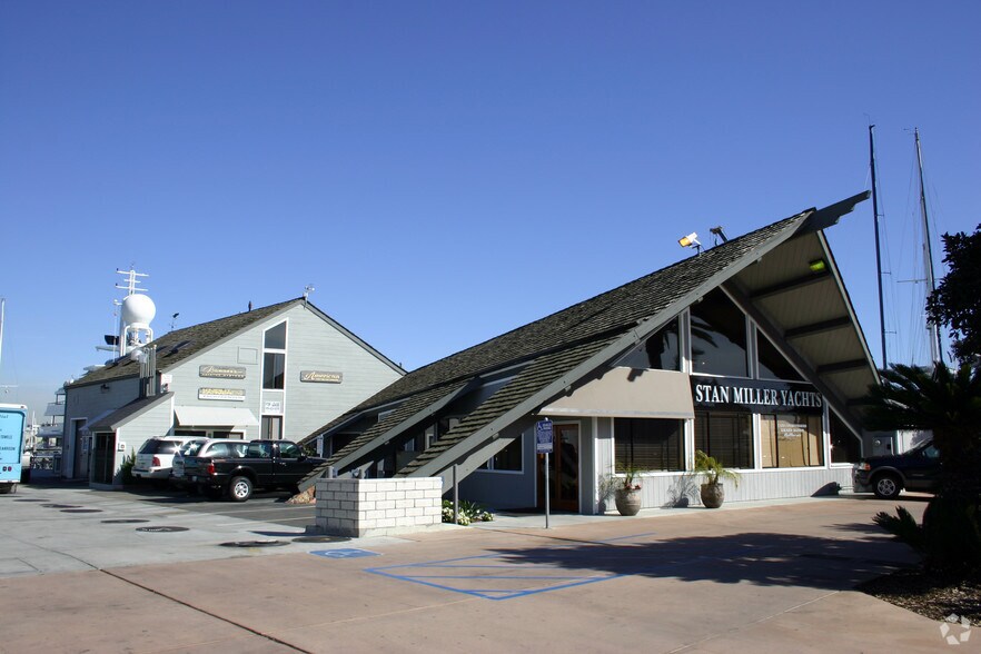 More Photos Of 2540 Shelter Island Dr, San Diego Freestanding For Lease
