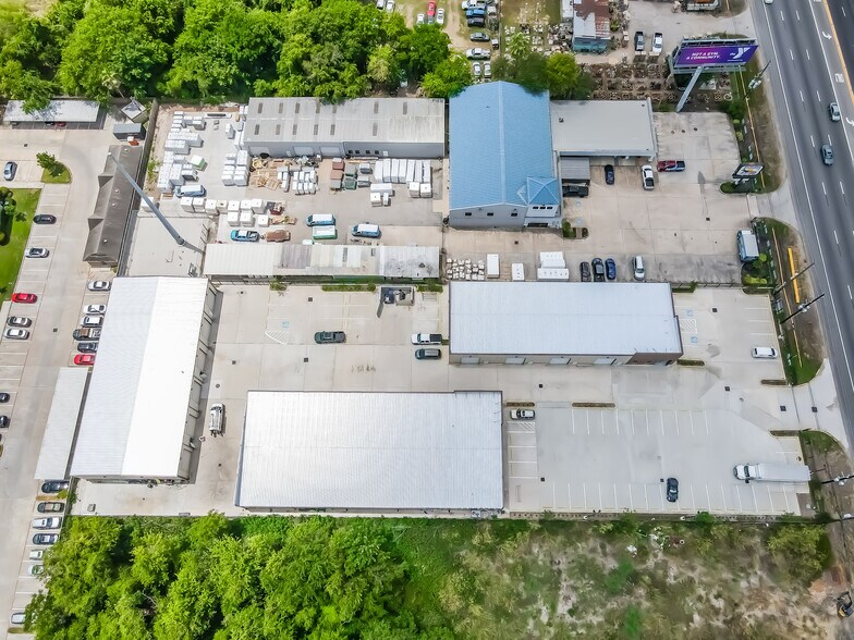 More Photos Of 1631 Highway 6 S, Houston Warehouse For Lease
