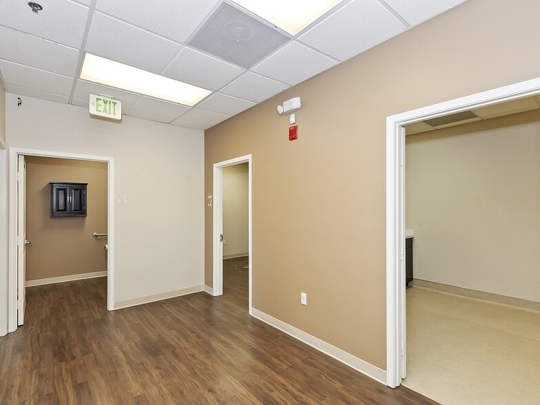 More Photos Of 35400 Bob Hope Dr, Rancho Mirage Medical For Sale