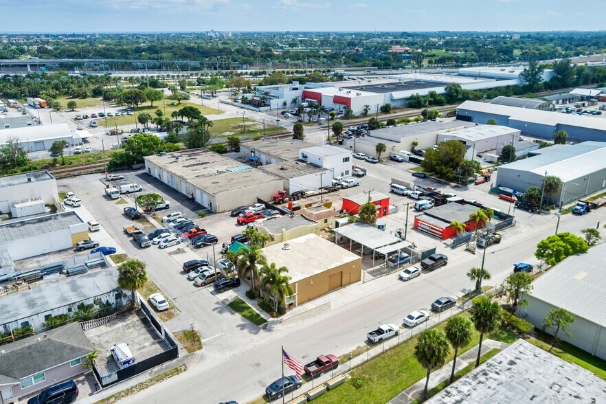 More Photos Of 1420 Forsythe Rd, West Palm Beach Auto Repair For Sale