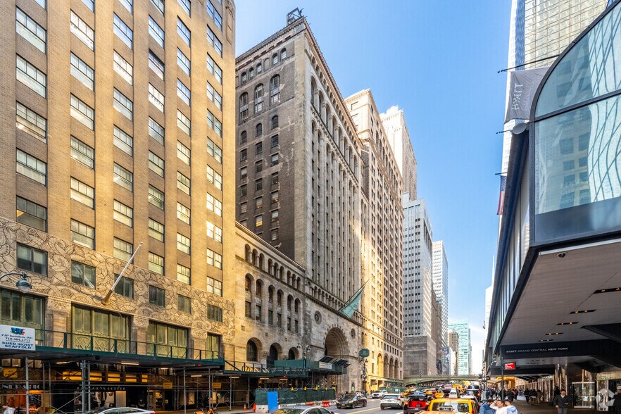 More Photos Of 110 E 42nd St, New York Coworking Space
