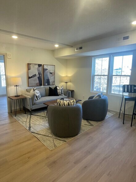 More Photos Of 814 6th St SE, Minneapolis Apartments For Sale