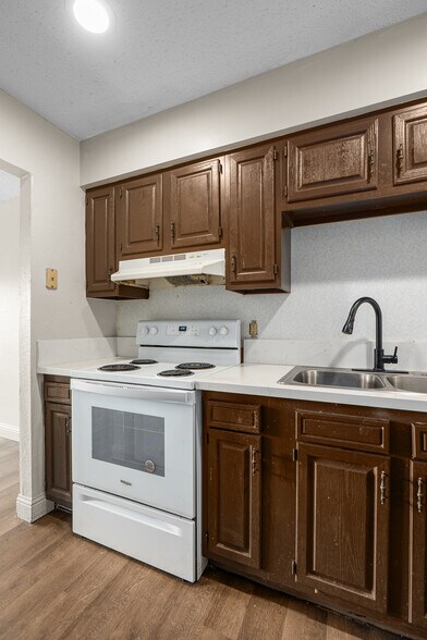 More Photos Of 401 N Cumberland Ave, Russellville Apartments For Sale