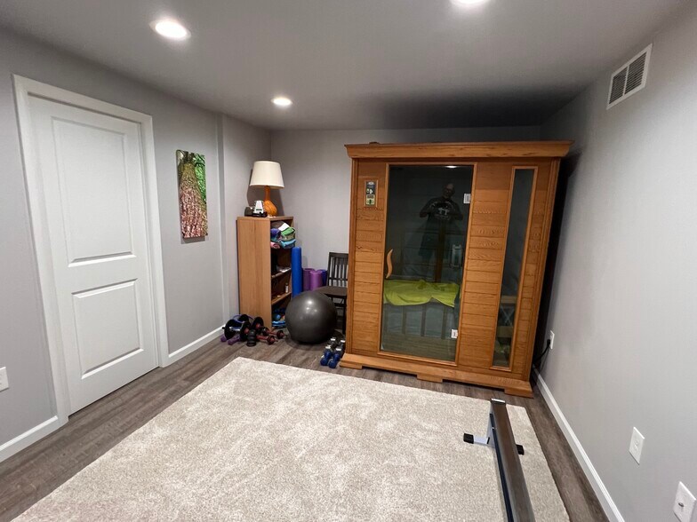 More Photos Of 510 E 8th Ave, Homestead Storefront Retail Office For Sale