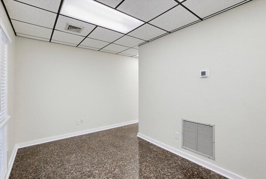 More Photos Of 1801 N Meridian Rd, Tallahassee Office For Lease