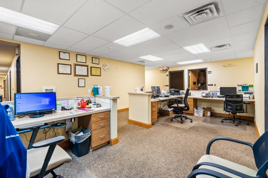 More Photos Of 77-87 Glade Dr, Kittanning Flex For Sale
