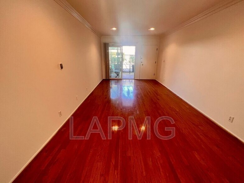 More Photos Of 8130 Norton Ave, West Hollywood Apartments For Sale