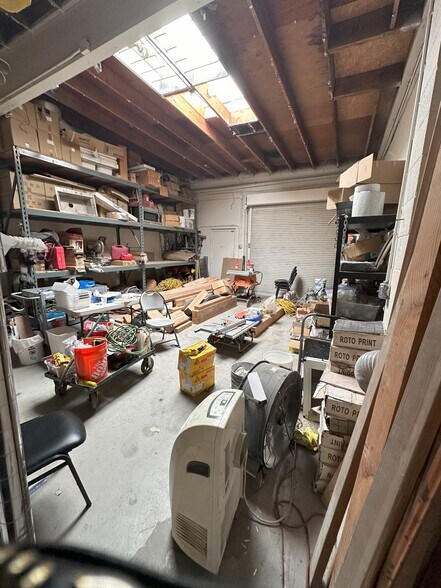 More Photos Of 13419-13429 Wyandotte St, North Hollywood Warehouse For Lease