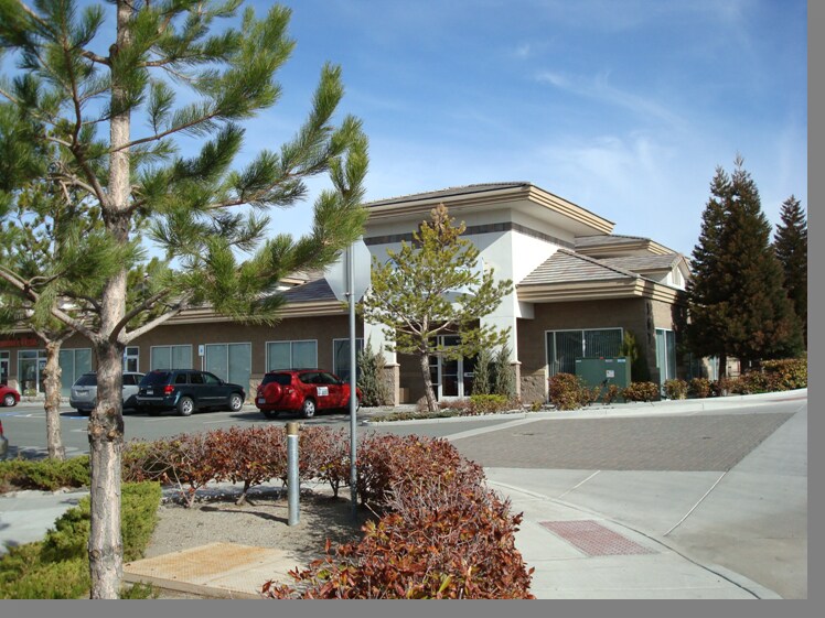 More Photos Of 1675 Robb Dr, Reno Storefront Retail Office For Lease