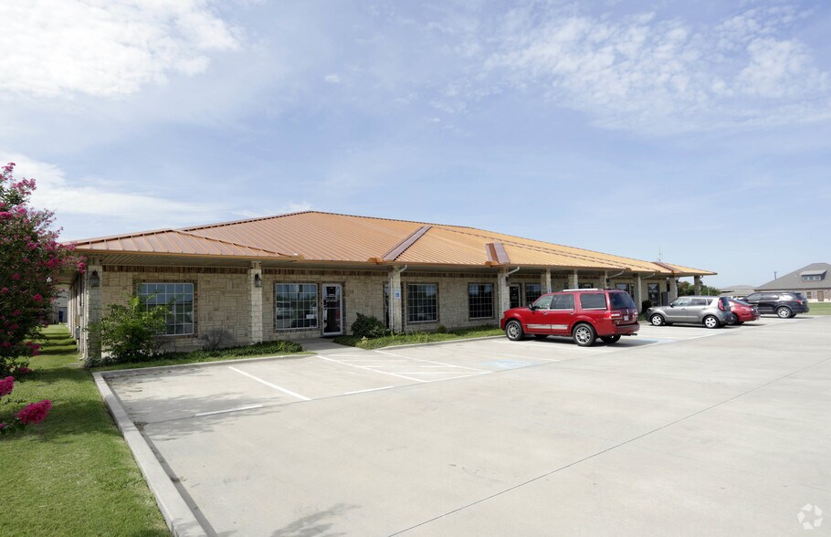 More Photos Of 1650 W Chapman Dr, Sanger Medical For Lease
