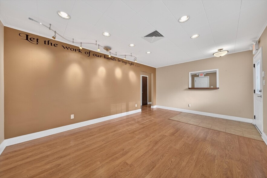 More Photos Of 201 Homestead Ave, Maybrook Office For Sale