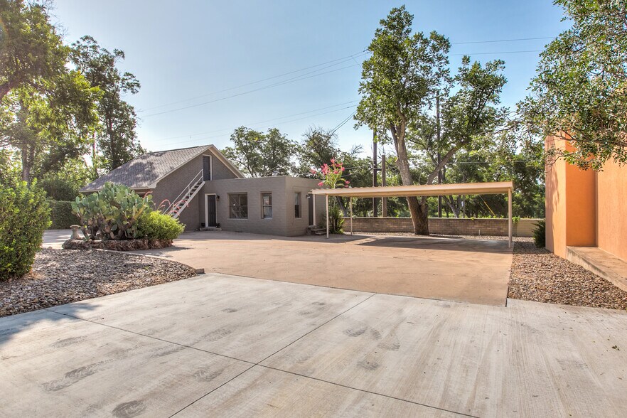 More Photos Of 421 W Concho Ave, San Angelo Office For Lease