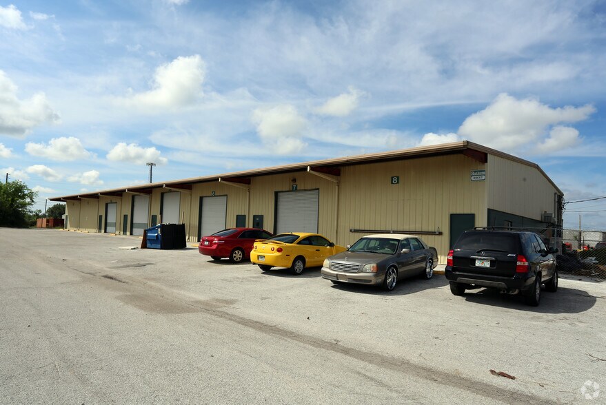 More Photos Of 2832 Mine and Mill Rd, Lakeland Warehouse For Lease