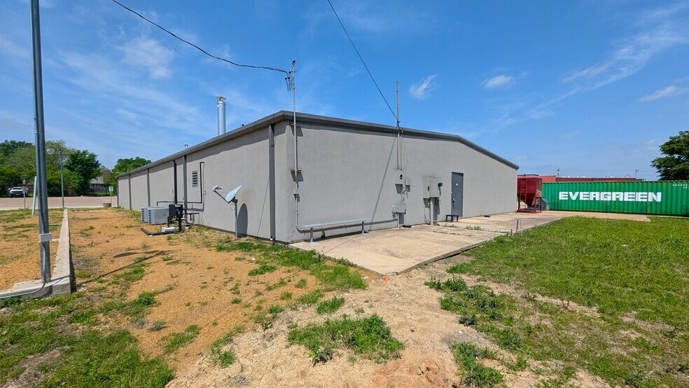 More Photos Of 703 N Highway 78, Wylie Freestanding For Lease