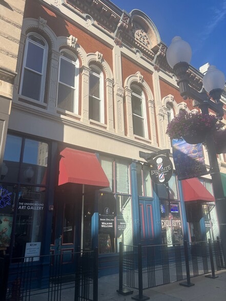 More Photos Of 418-420 E State St, Rockford Storefront For Sale