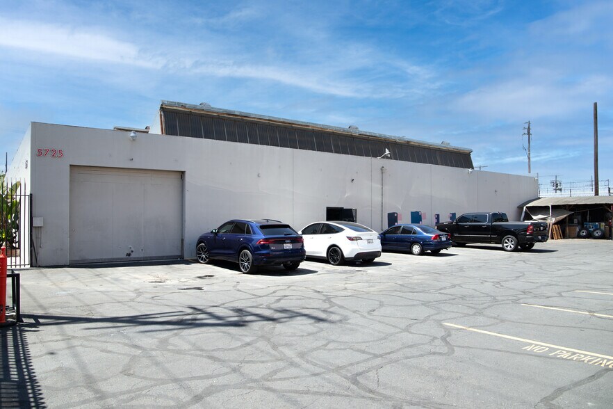 Primary Photo Of 5725 S San Pedro St, Los Angeles Warehouse For Sale