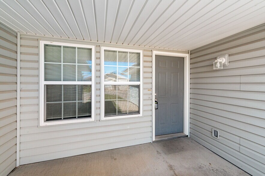 More Photos Of 4880-5015 Queen Ridge Ave, Kansas City Apartments For Sale