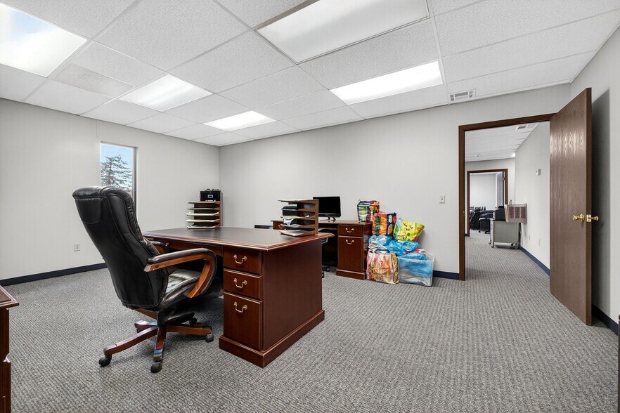 More Photos Of 7027 Spinach Dr, Mentor Warehouse For Sale