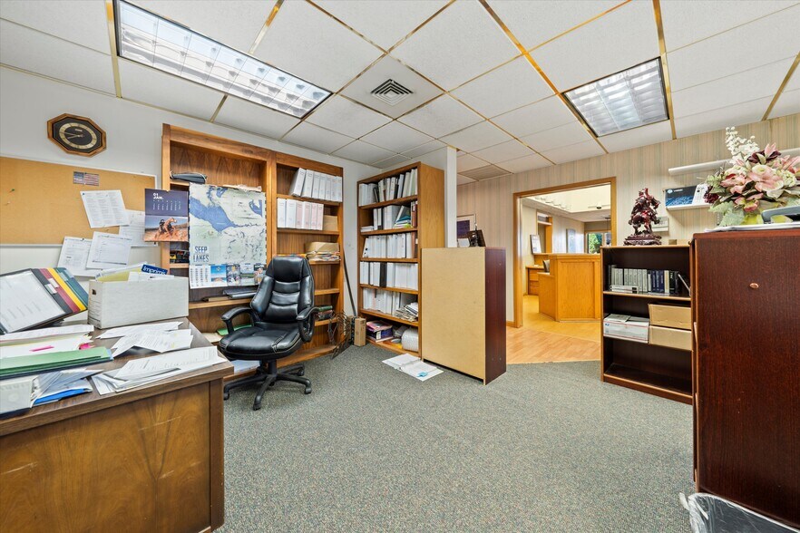 More Photos Of 100 E Broadway Ave, Moses Lake Office For Sale