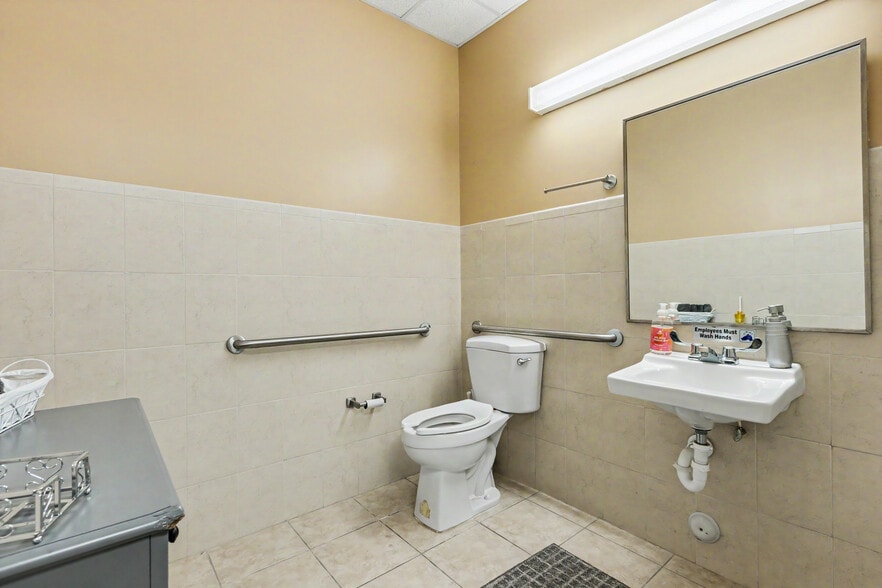 More Photos Of 10600 Griffin Rd, Cooper City Office For Lease
