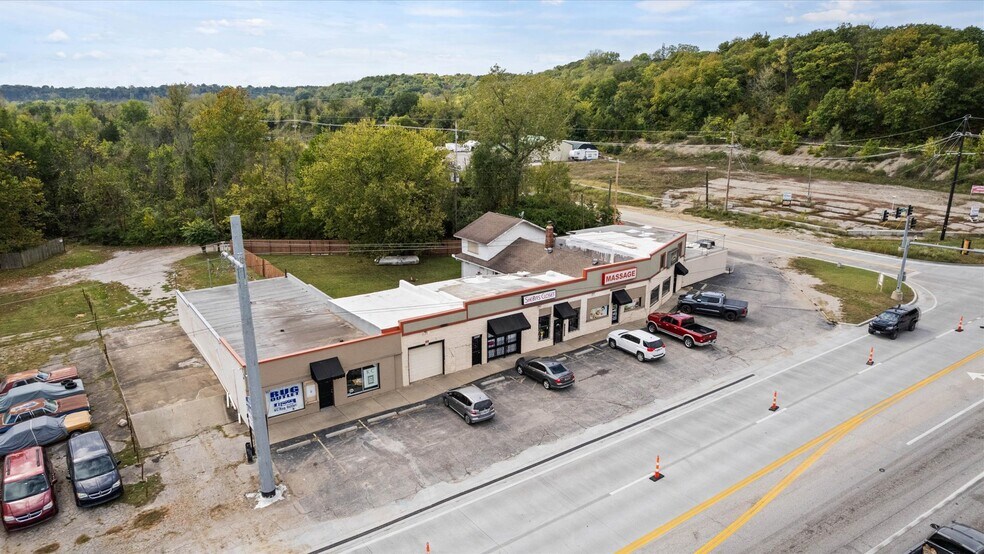 More Photos Of 13101-13109 E Blue Pky, Kansas City Freestanding For Sale