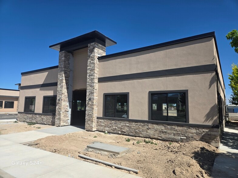 More Photos Of 1143 12th Ave Rd, Nampa Unknown For Lease