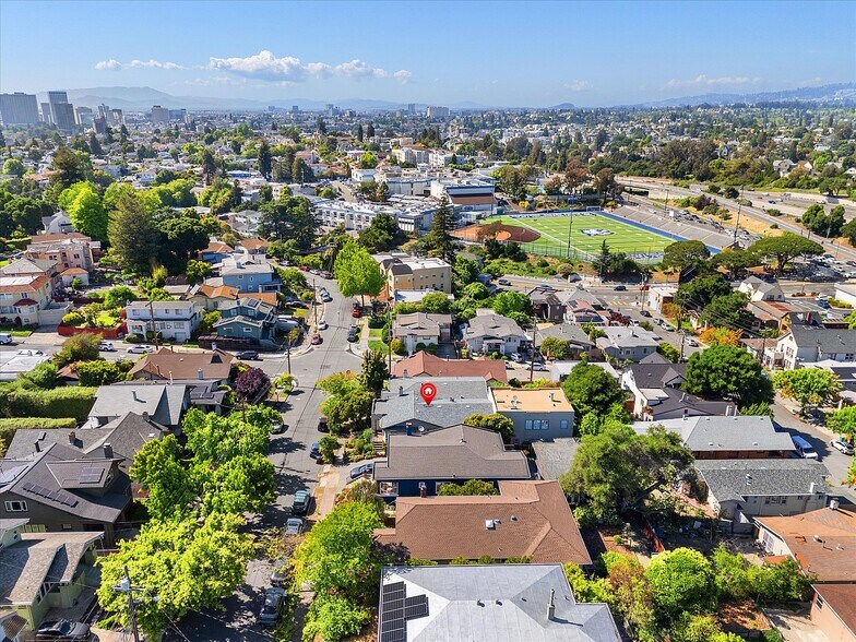 More Photos Of 1112 E 33rd St, Oakland Apartments For Sale