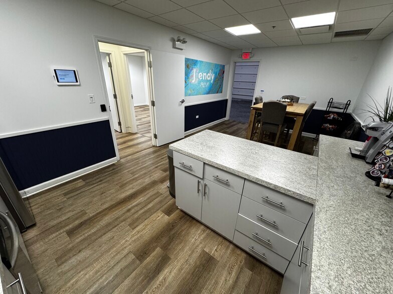 More Photos Of 1540 Hannah Ave, Forest Park Light Distribution For Lease