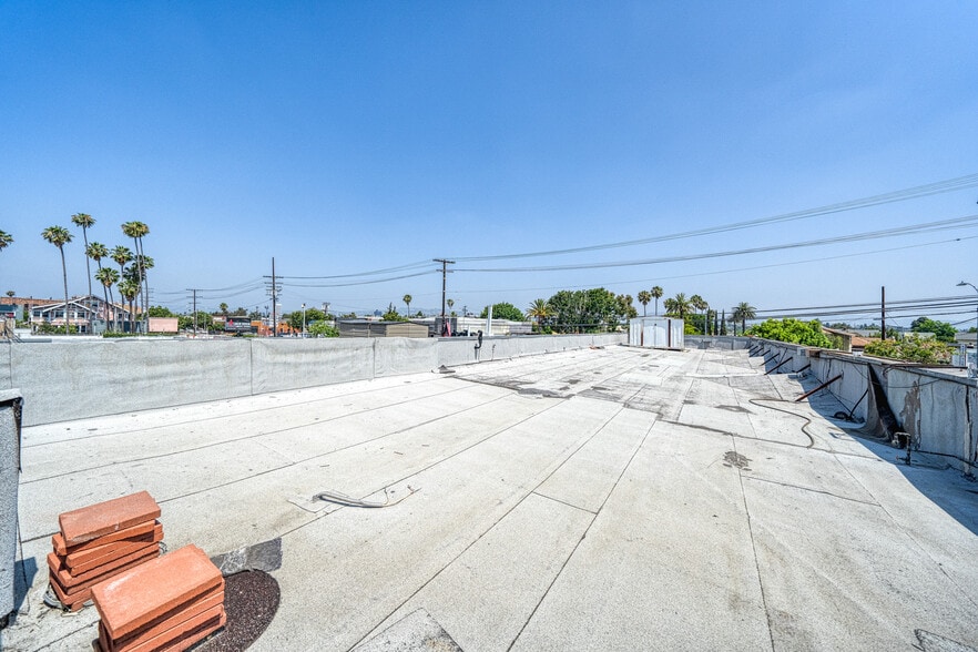 More Photos Of 4320 W Pico Blvd, Los Angeles Auto Repair For Sale