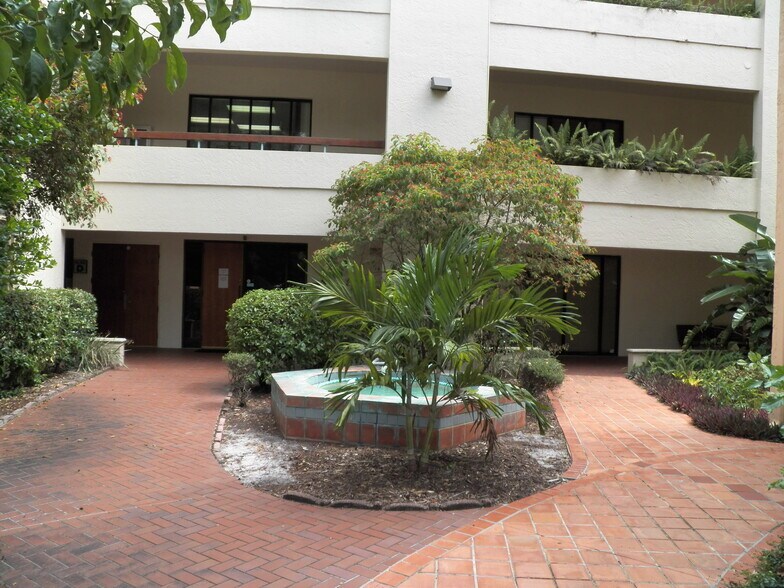 More Photos Of 900 SE Ocean Blvd, Stuart Medical For Lease