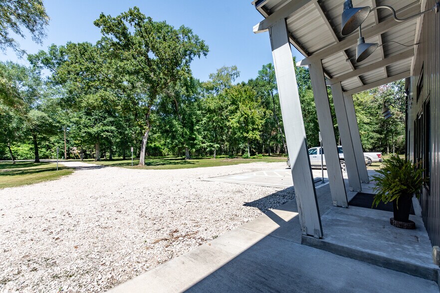 More Photos Of 12726 Moon Rd, Willis Loft Creative Space For Lease