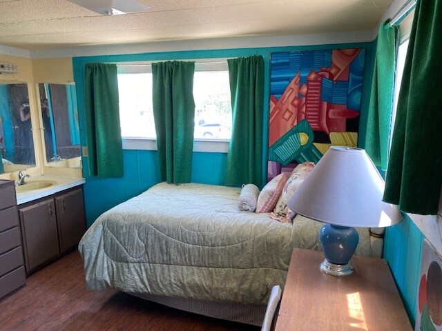 More Photos Of Euclid Euclid, Goldfield General Retail For Sale