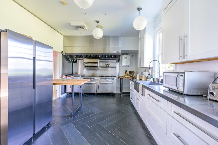 More Photos Of 2 Kemble St, Lenox Hospitality For Sale