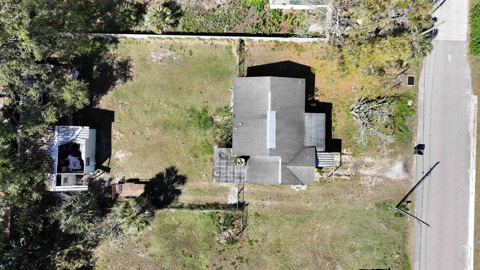 More Photos Of 1034 Woodland dr, Lakeland Office For Sale