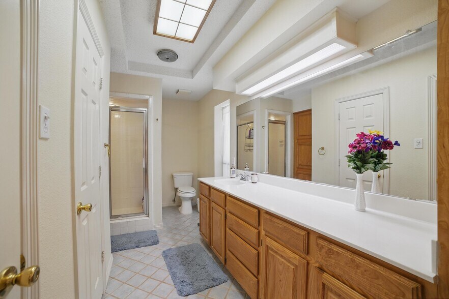 More Photos Of , Seagoville Flex For Sale