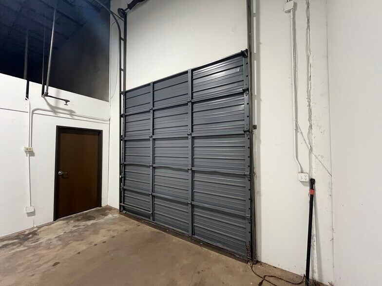 More Photos Of 4220-4232 Charter Ave, Oklahoma City Warehouse For Lease