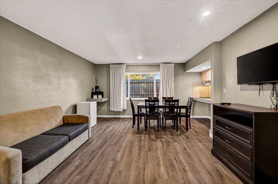 More Photos Of 2352 Esplanade Rd, Chico Hotel For Sale