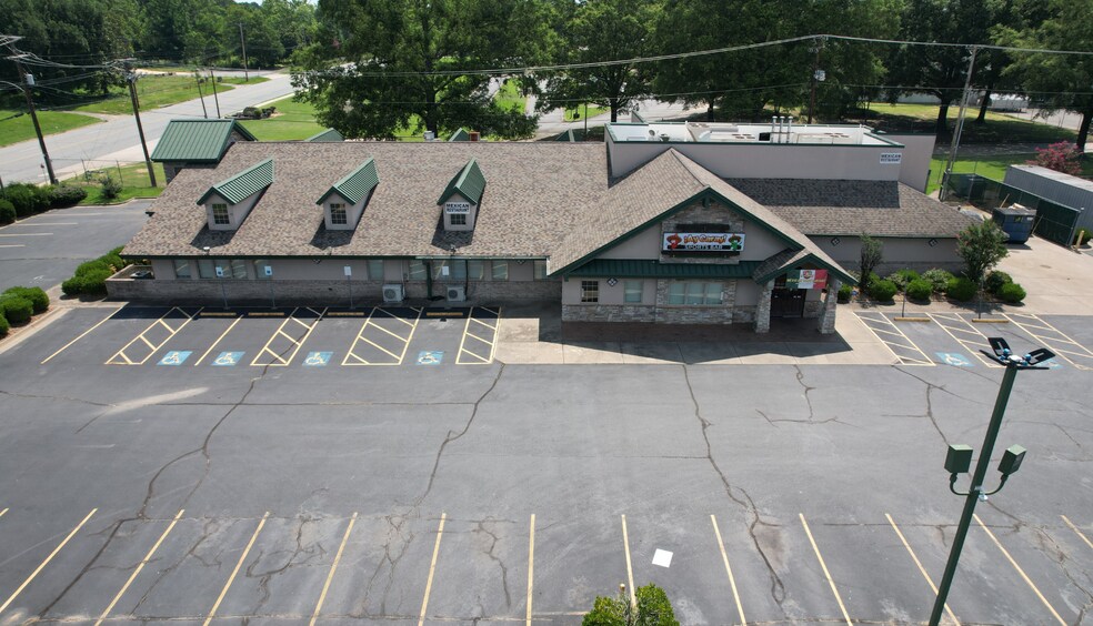 More Photos Of 4000 Vali Ct, North Little Rock Restaurant For Sale