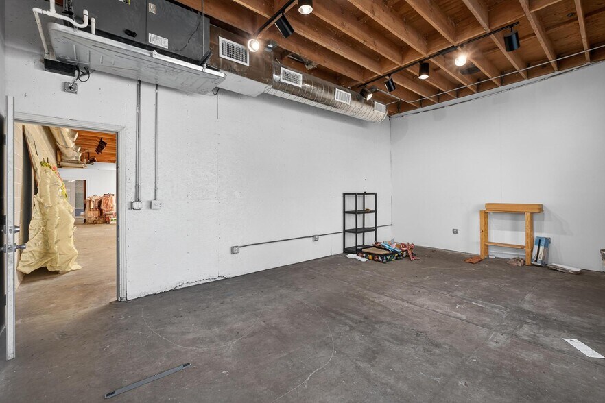 More Photos Of 5010 E Olympic Blvd, Los Angeles Warehouse For Sale