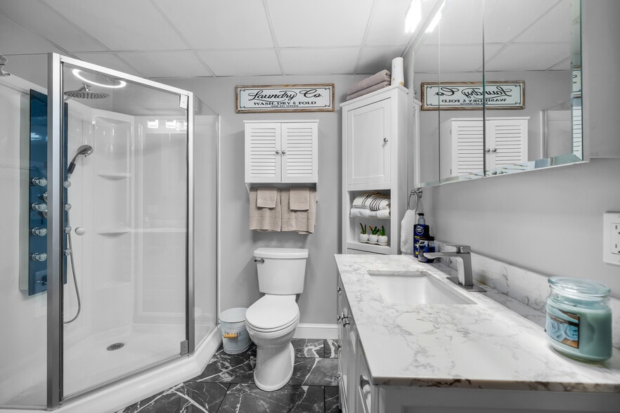 More Photos Of 300 Riverside Ave, Bristol Manufacturing For Sale