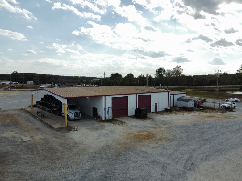 Primary Photo Of 452 Hyatt St, Gaffney Truck Terminal For Lease