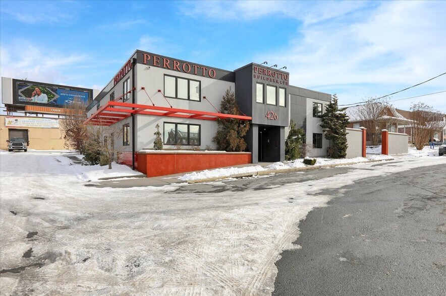 More Photos Of 426 Warren St, Reading Office For Sale