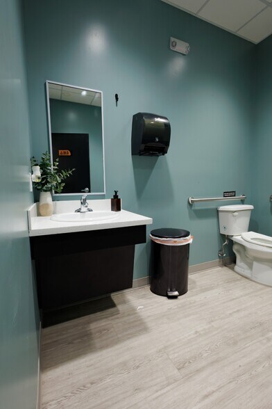 More Photos Of 101 Grant Pl, Lowell Medical For Lease