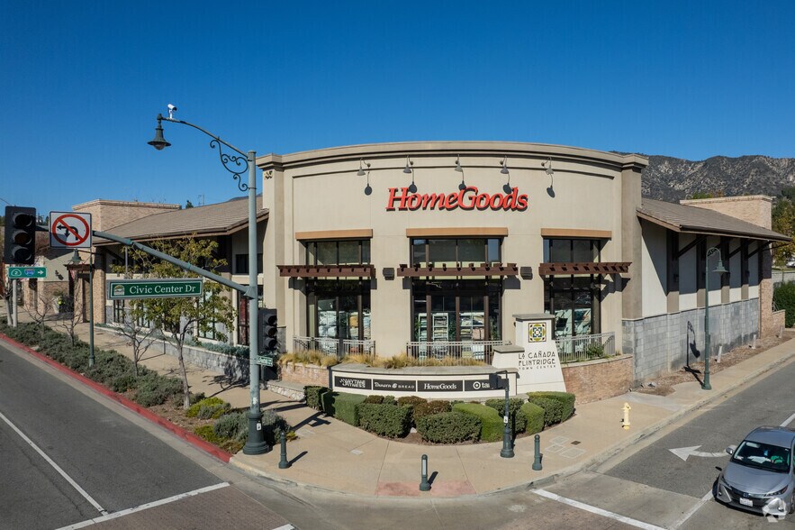 Primary Photo Of 935-965 Foothill Blvd, La Canada Unknown For Lease