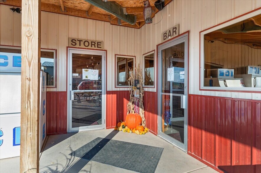 More Photos Of 17500 Hwy 34, Enning Storefront For Sale
