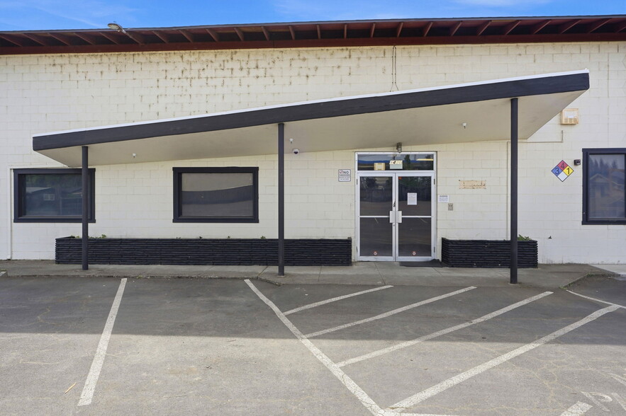 More Photos Of 1420 Healdsburg Ave, Healdsburg Flex For Sale